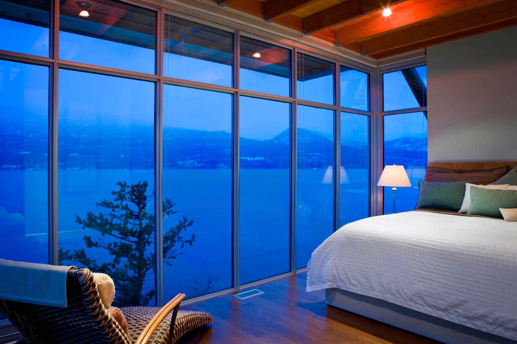 Borne-chargeur-carte-bleu-parking-sous-hotel